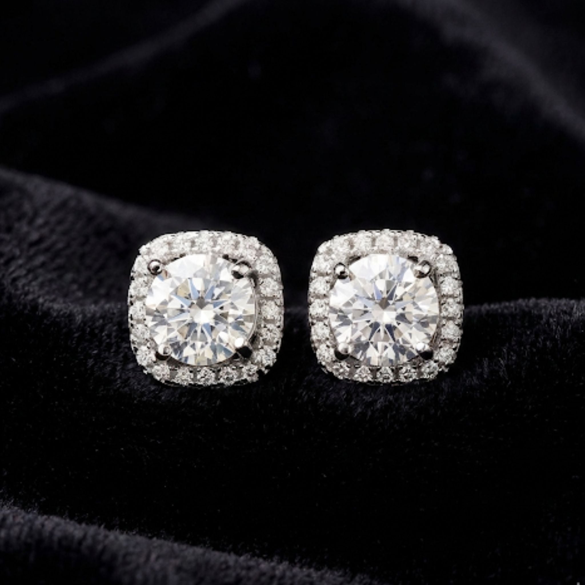 VVS ROUND CUT SQUARE EARRINGS